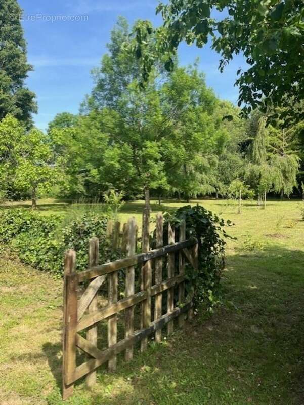PLAISANCE (32): SANS TRAVAUX, MAISON XVIIIs restaurée avec élégance SUR 240M2 habitables, 6600m2 de jardin,géothermie,  puits, g - photo 56