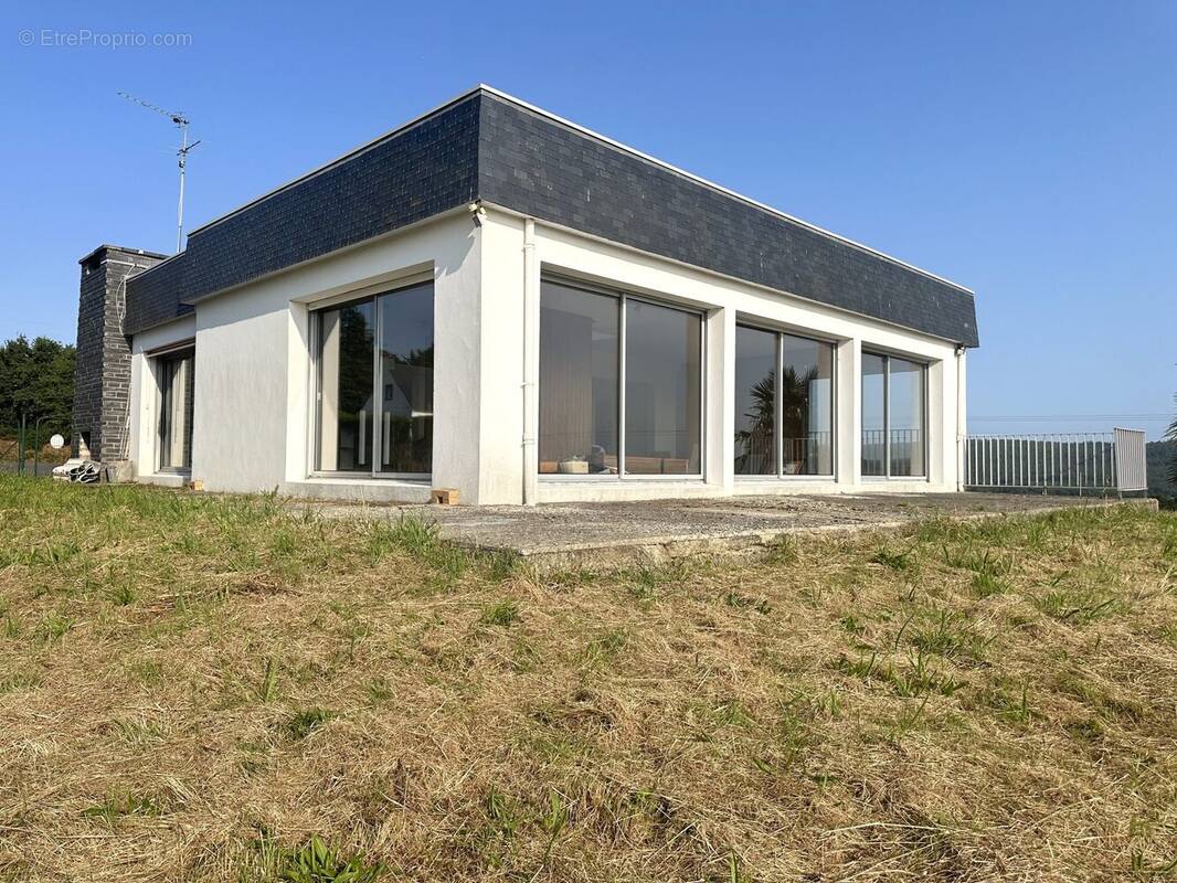 Maison à CLEGUEREC