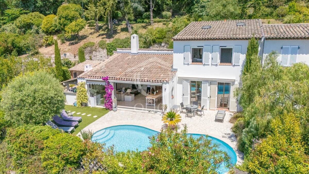 Maison à VILLENEUVE-LOUBET