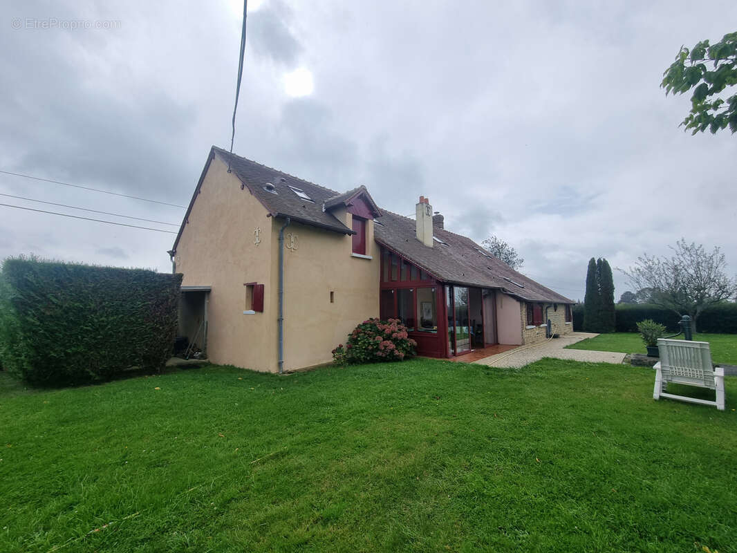 Maison à LE MELE-SUR-SARTHE