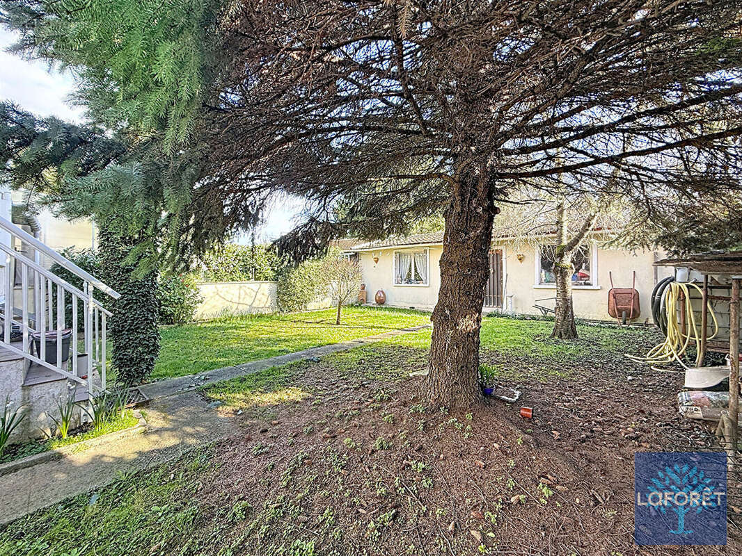 Maison à VIGNEUX-SUR-SEINE