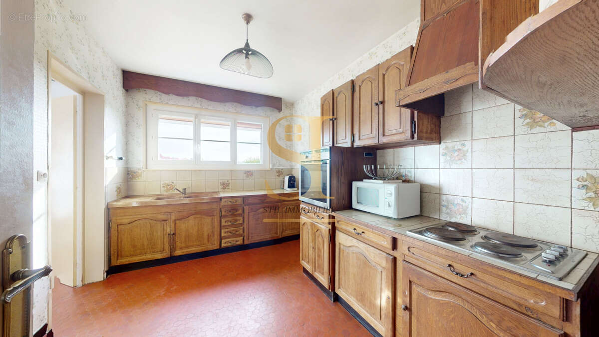 Maison à COMBS-LA-VILLE