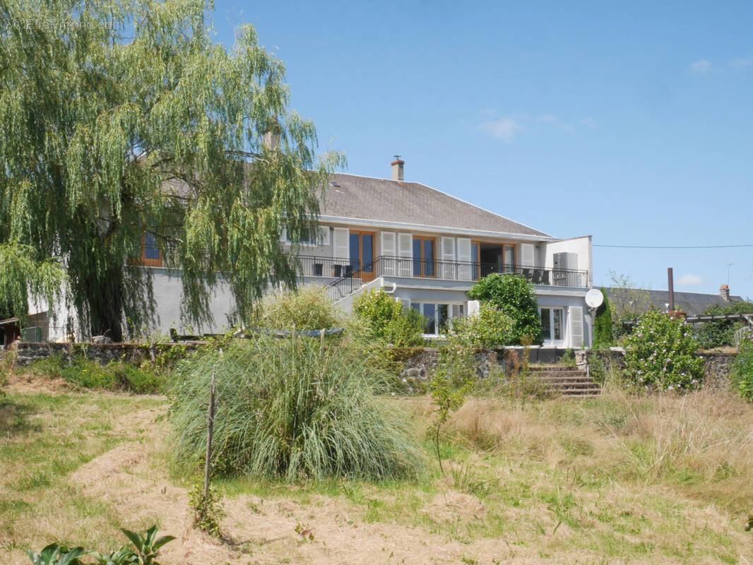 Maison à MONTIGNY-EN-MORVAN
