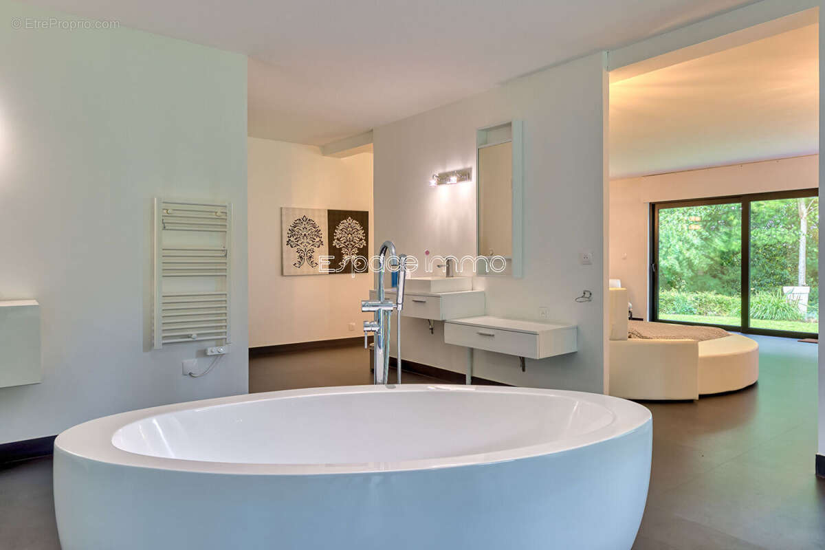 Maison à ISNEAUVILLE