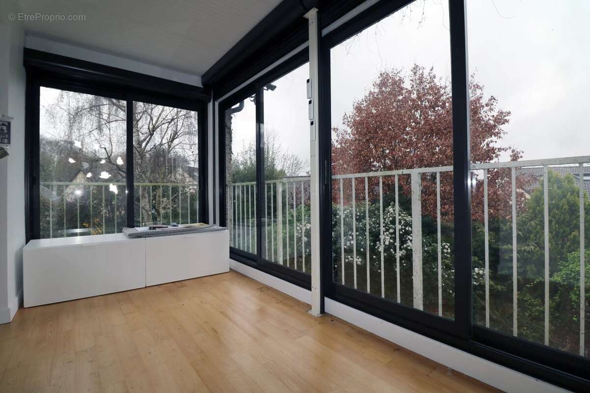 Maison à BUC