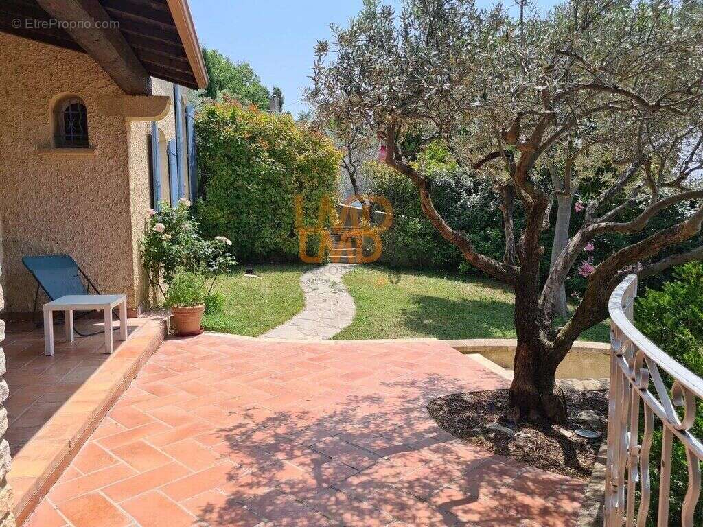 Maison à CAUMONT-SUR-DURANCE