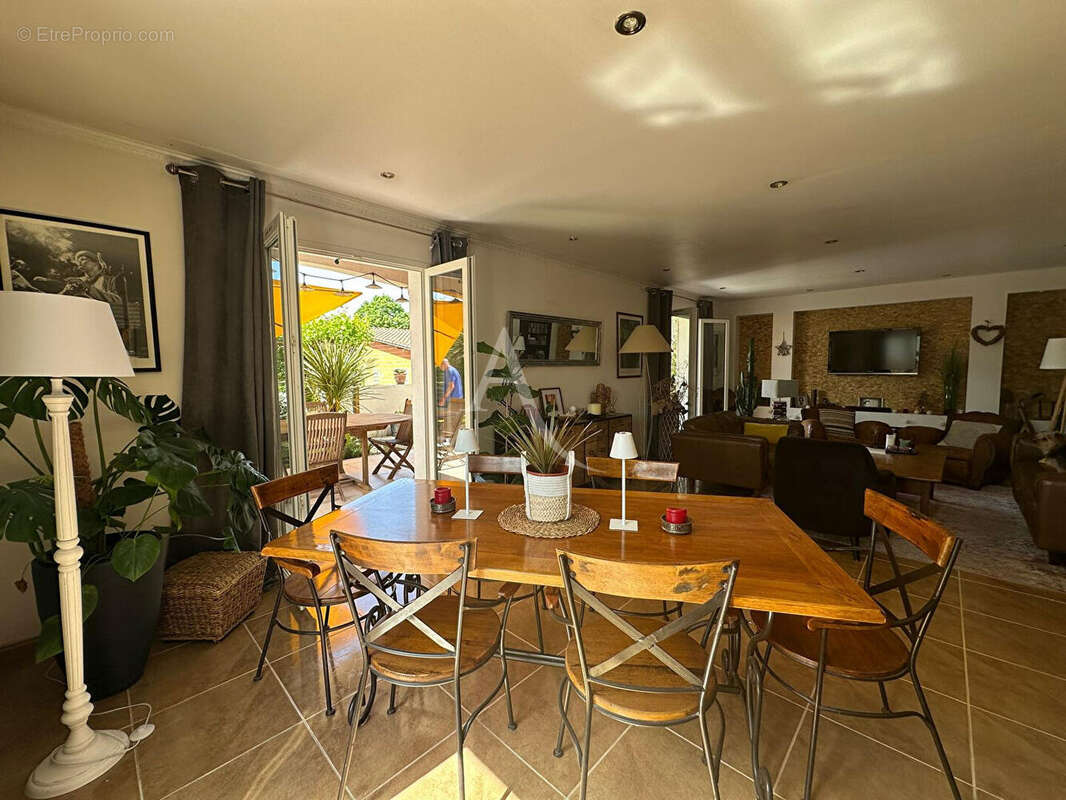 Maison à BUZET-SUR-TARN