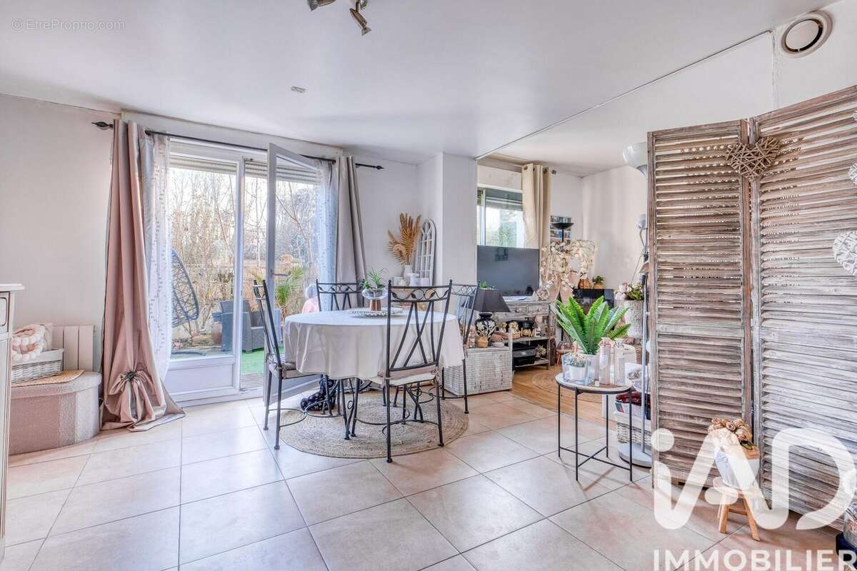 Photo 9 - Appartement à CLAYE-SOUILLY