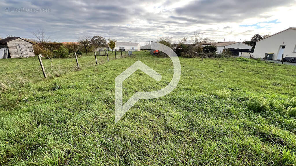 Terrain à LE BOURDET