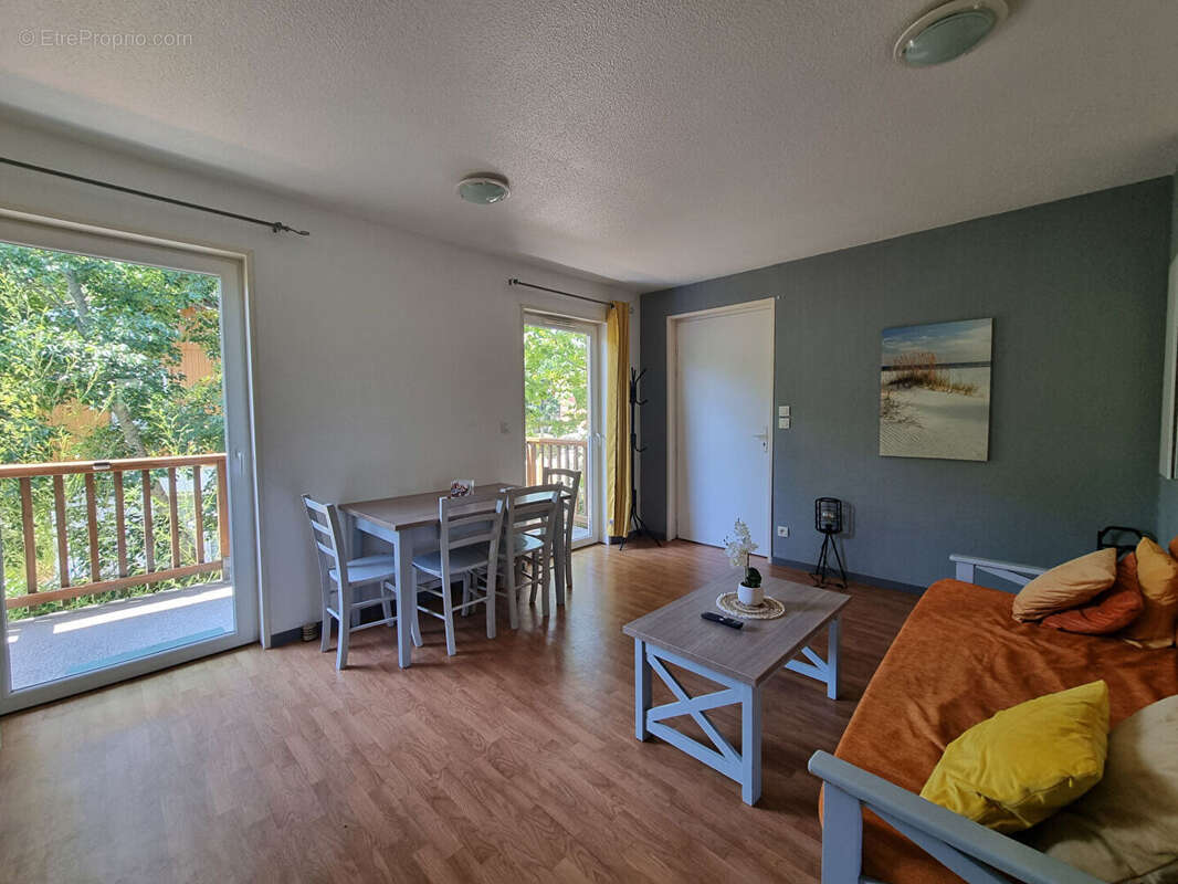 Appartement à PARENTIS-EN-BORN