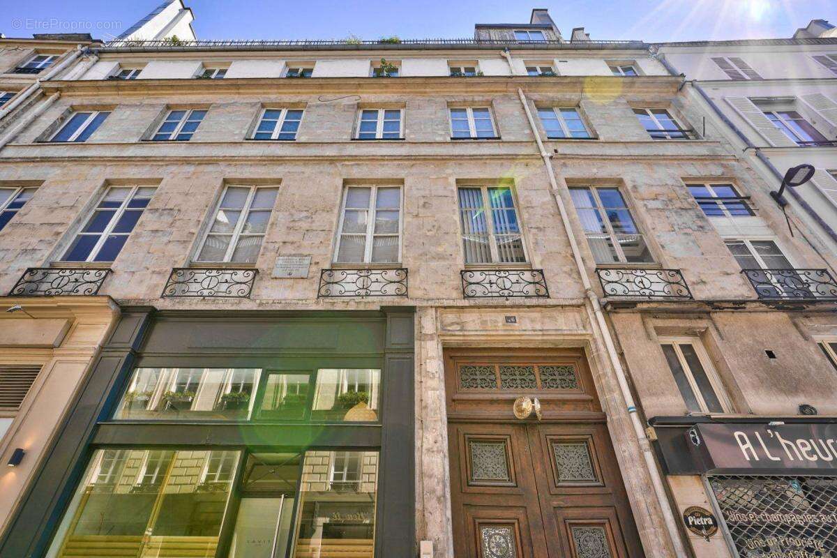 Appartement à PARIS-2E
