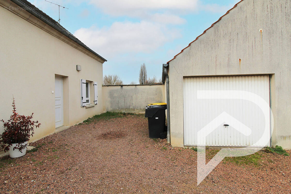 Maison à LONGUEIL-SAINTE-MARIE