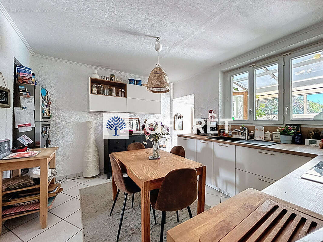 Maison à VILLIEU-LOYES-MOLLON