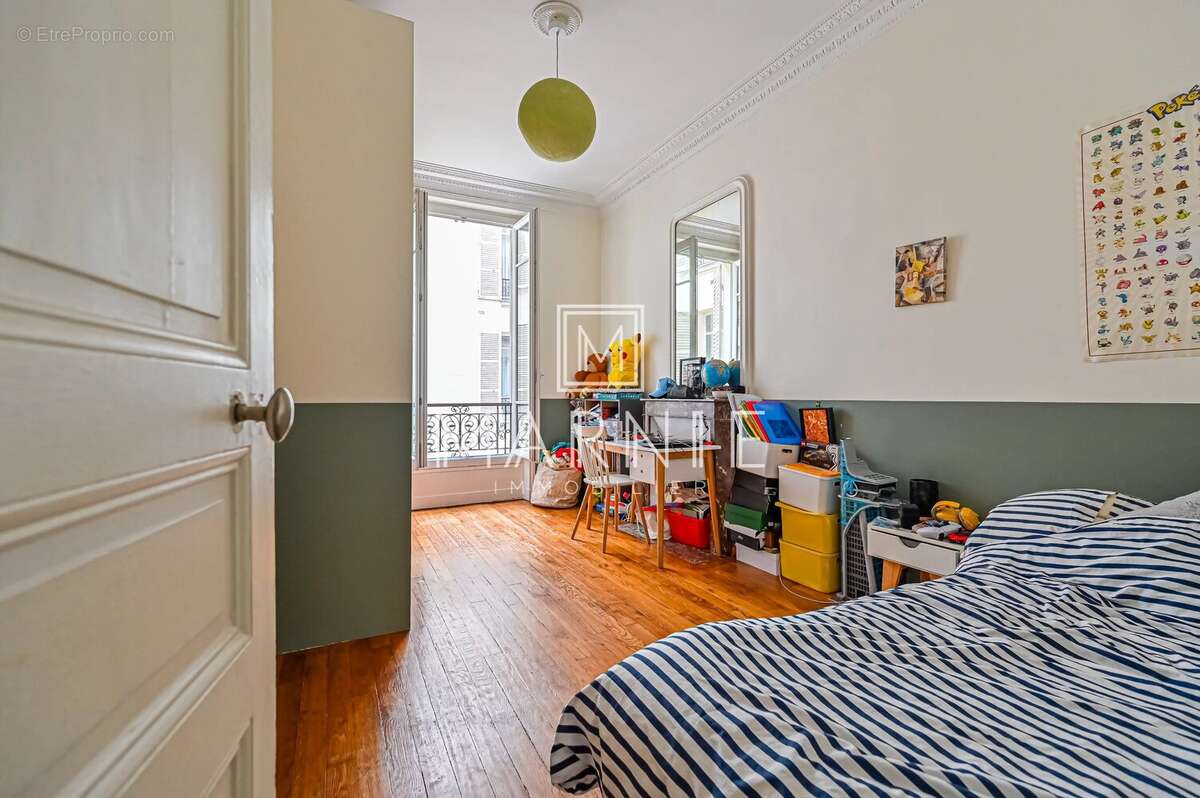 Appartement à PARIS-17E