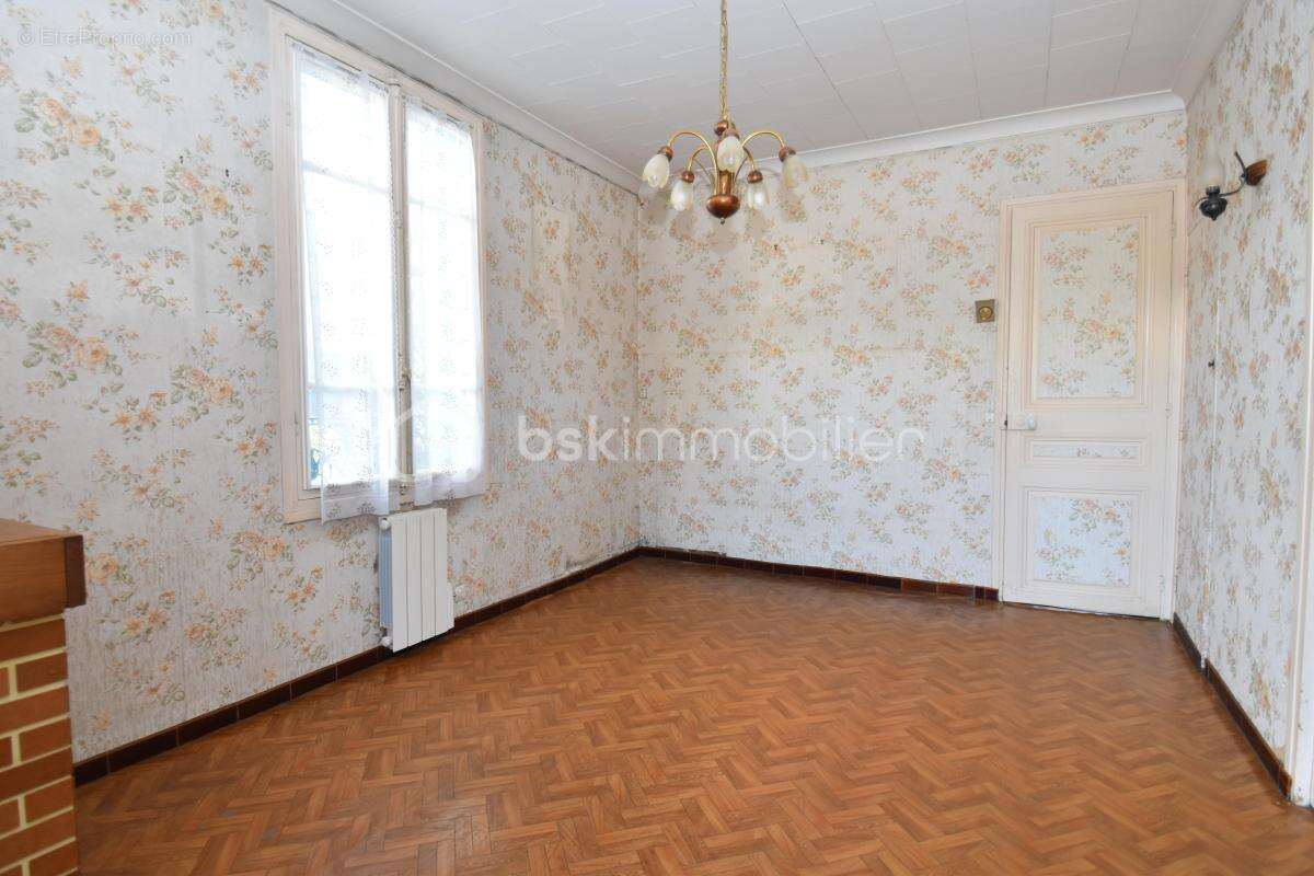 Maison à SAINT-ARNOULT-EN-YVELINES