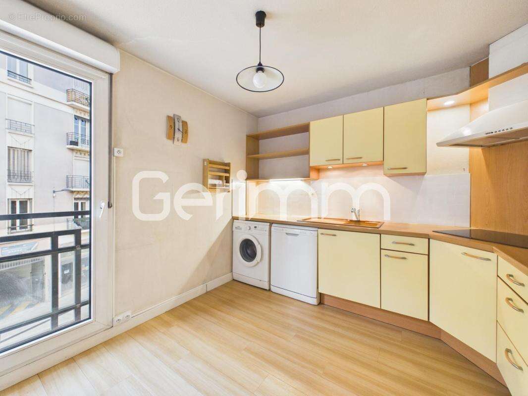 Vente - Appartement - 2 pièces + cuisine - 50 m² - 110 000 € - - photo 7