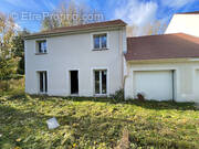 Maison à ORMOY-LA-RIVIERE