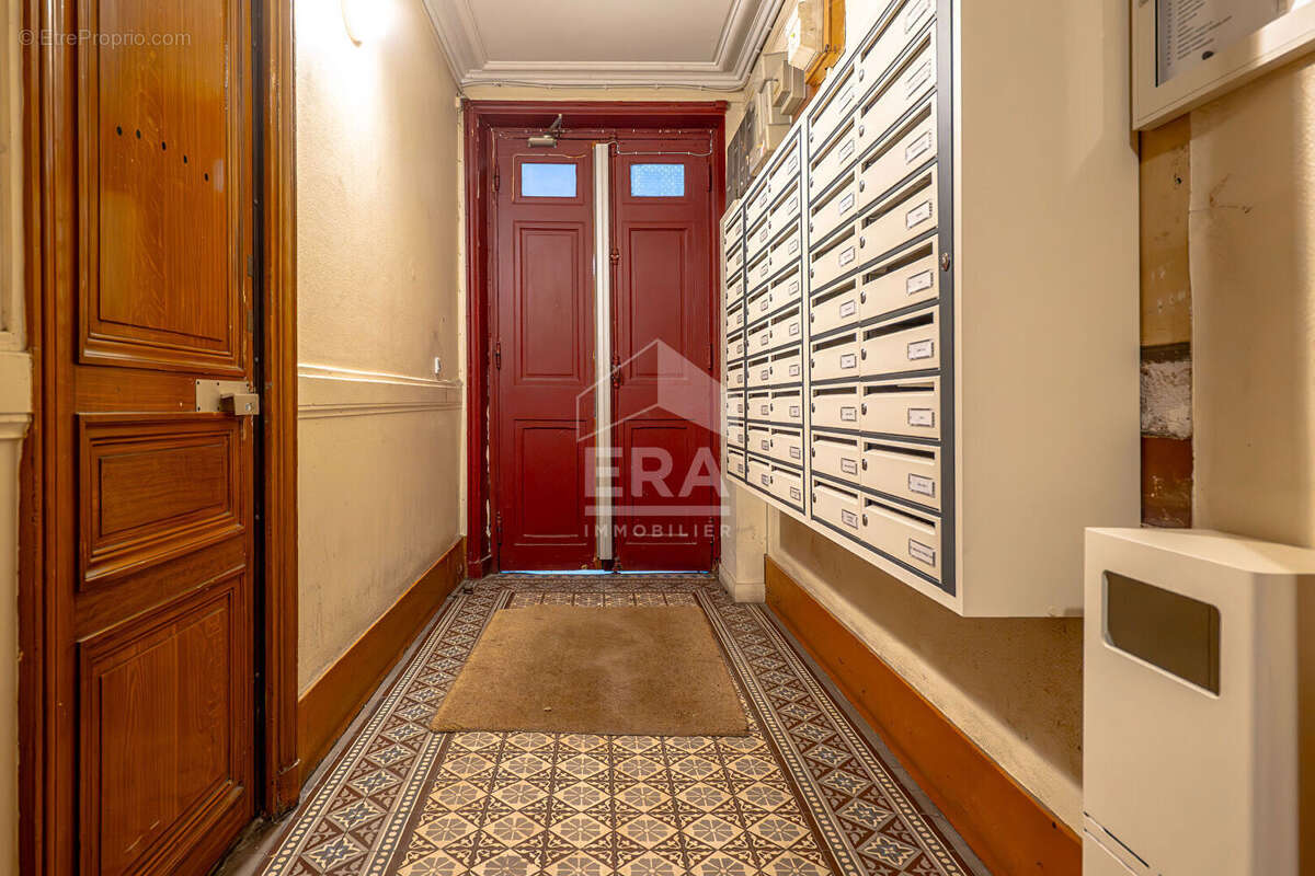 Appartement à PARIS-17E