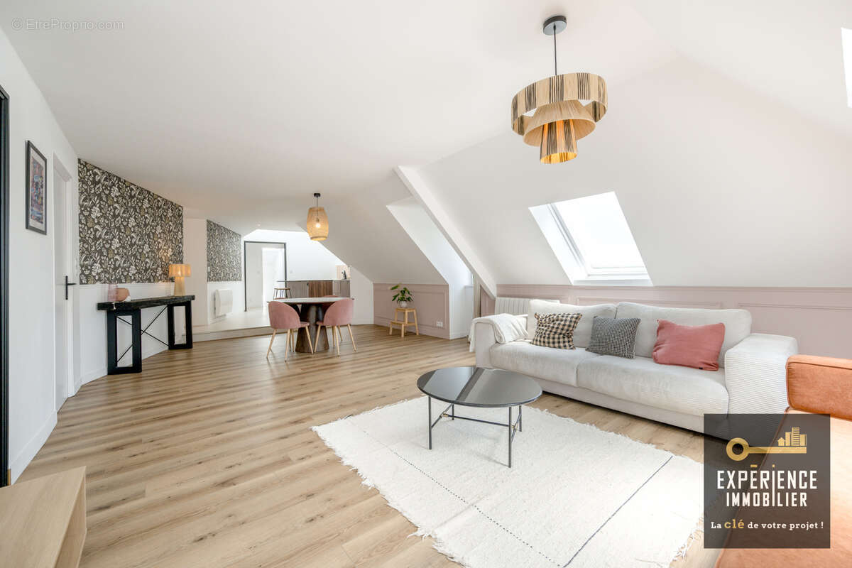 Appartement T3 rénové proche du bourg - photo 6
