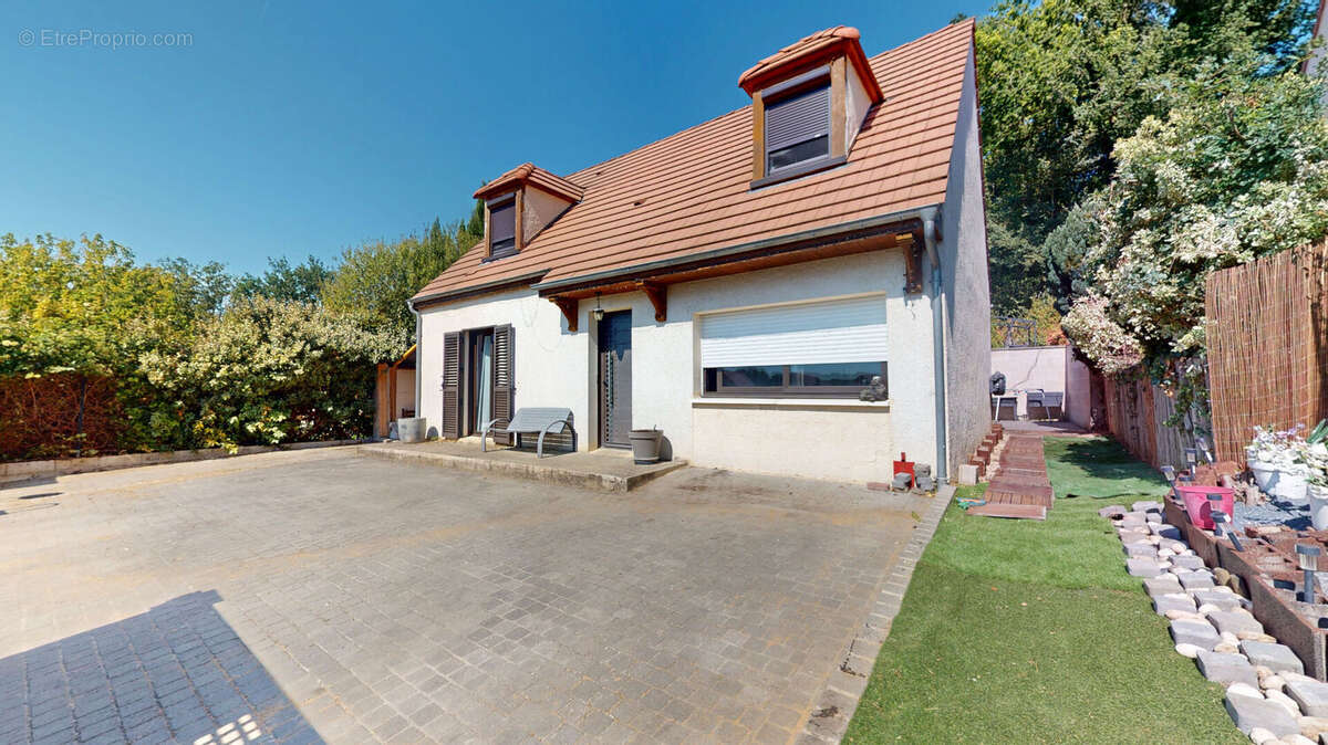Maison de 131m² à Breuillet - photo 13