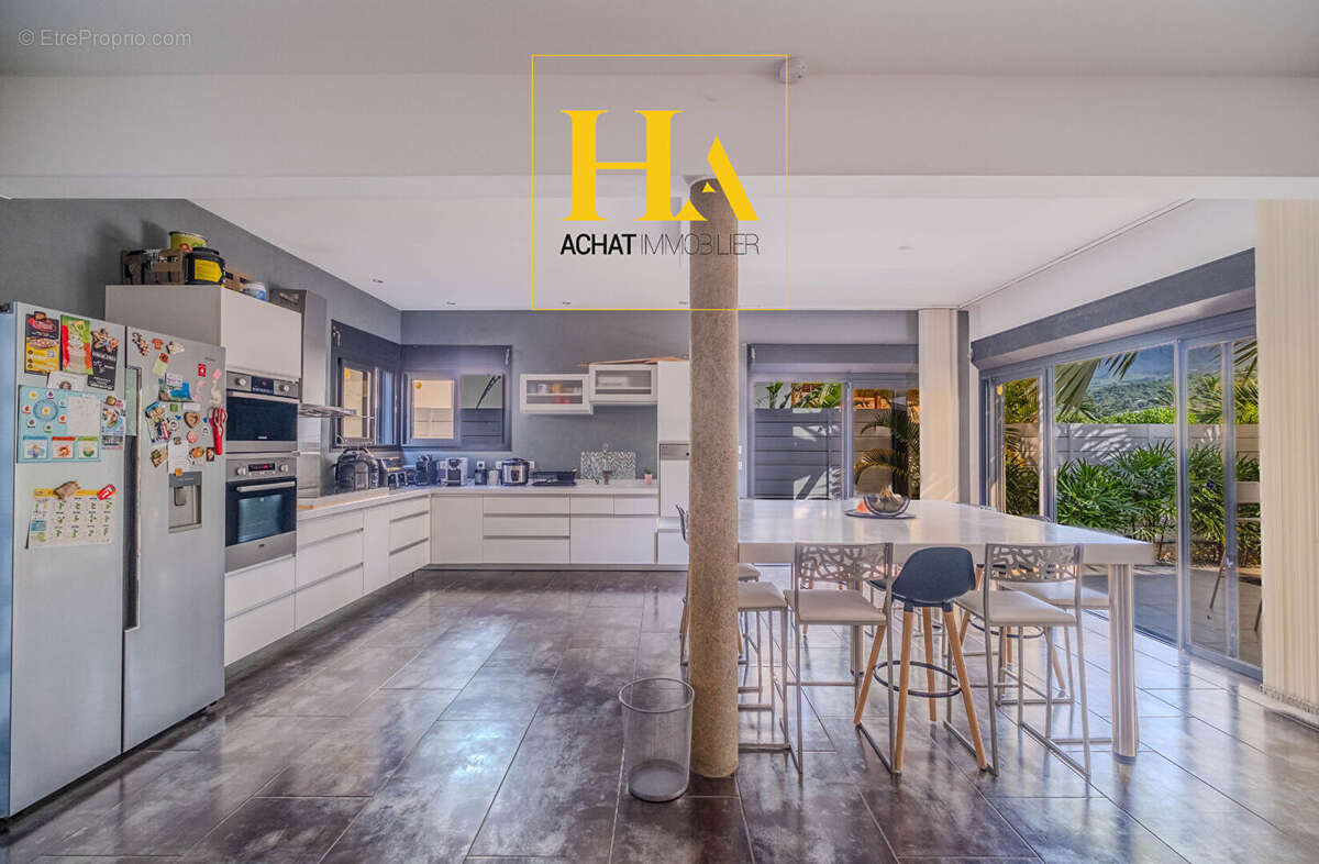 Maison La Rivière Saint Louis - 6 pièce, 160 m2 - photo 3