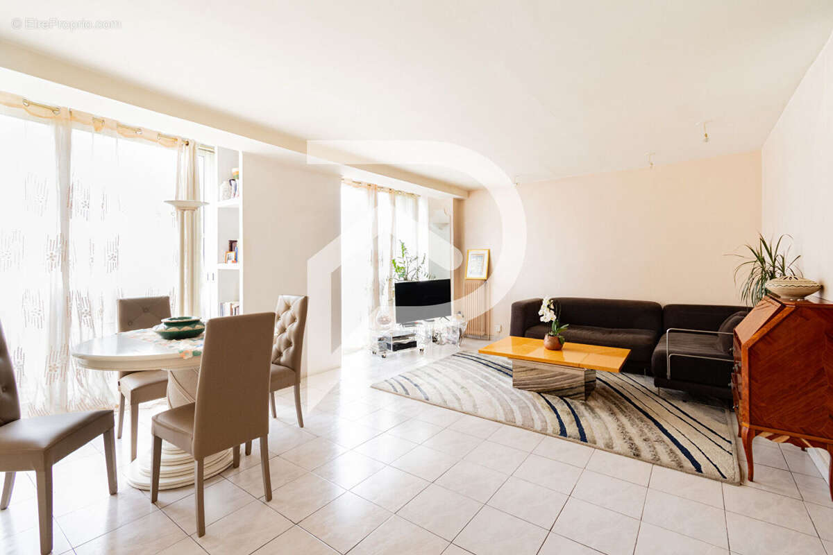 Appartement à MARSEILLE-8E