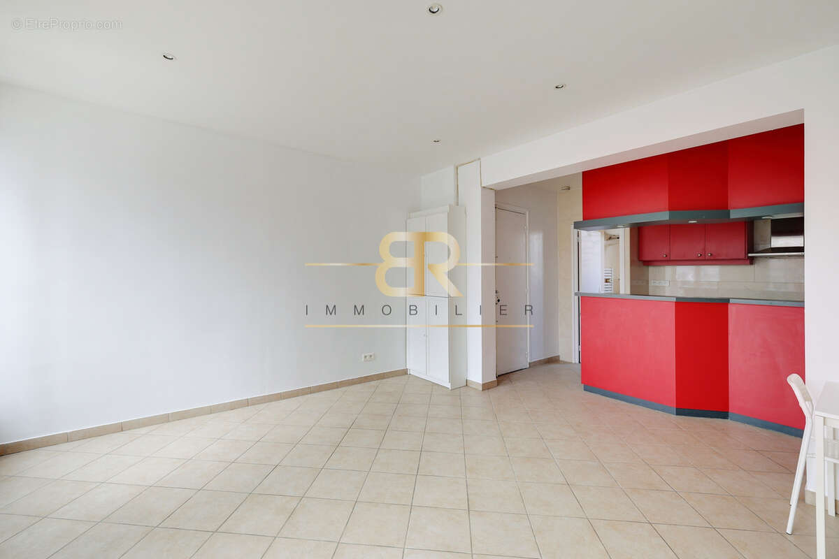 Appartement à LES LILAS