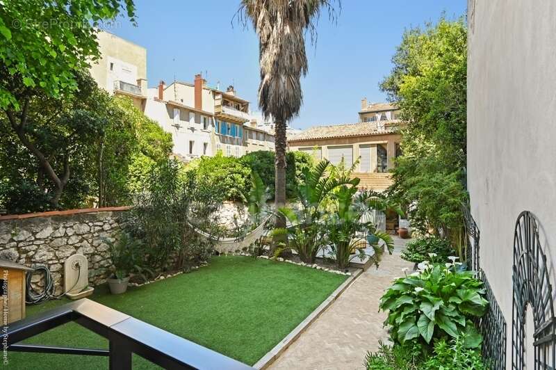 Appartement à MARSEILLE-8E