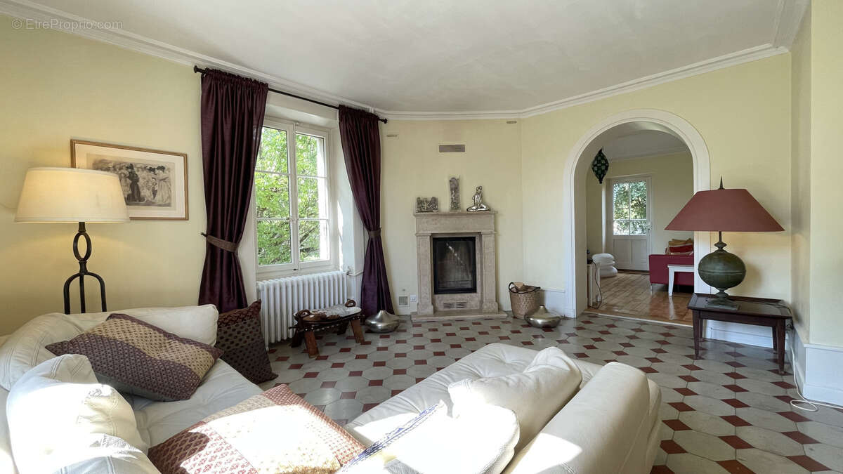 Maison à DIVONNE-LES-BAINS