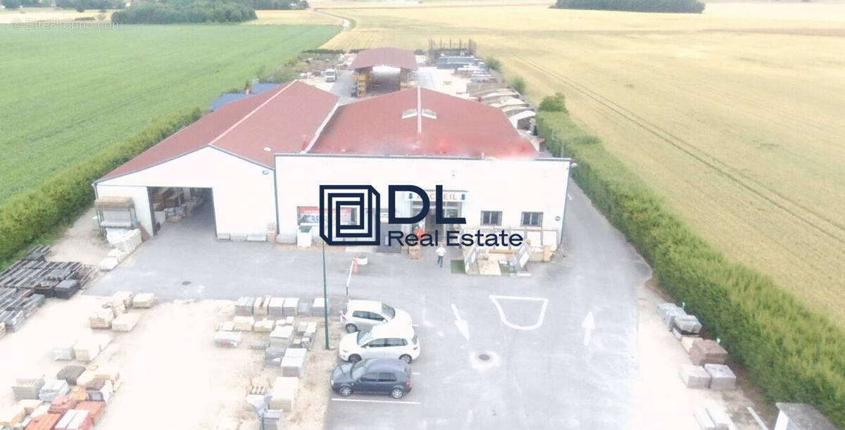 Commerce à AVRAINVILLE