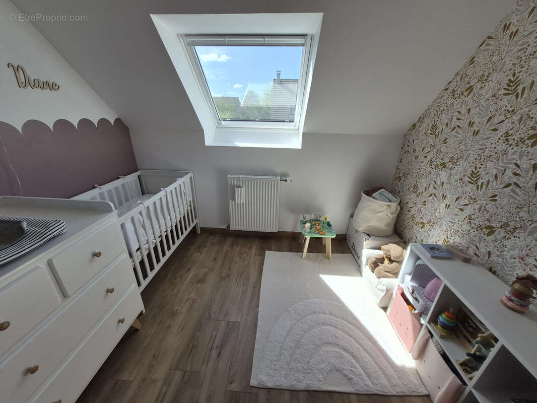 Maison à LA QUEUE-LES-YVELINES