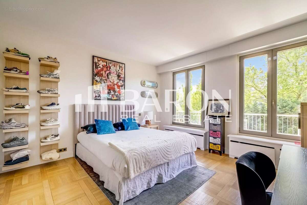 Appartement à NEUILLY-SUR-SEINE