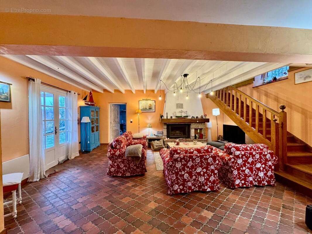 Maison 135 m² à Merinchal  - photo 4
