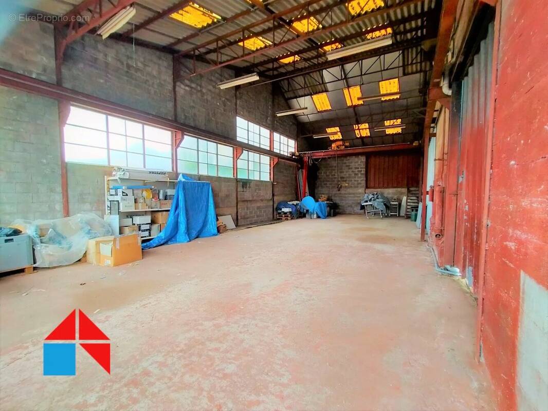 Commerce à LANEUVEVILLE-AUX-BOIS