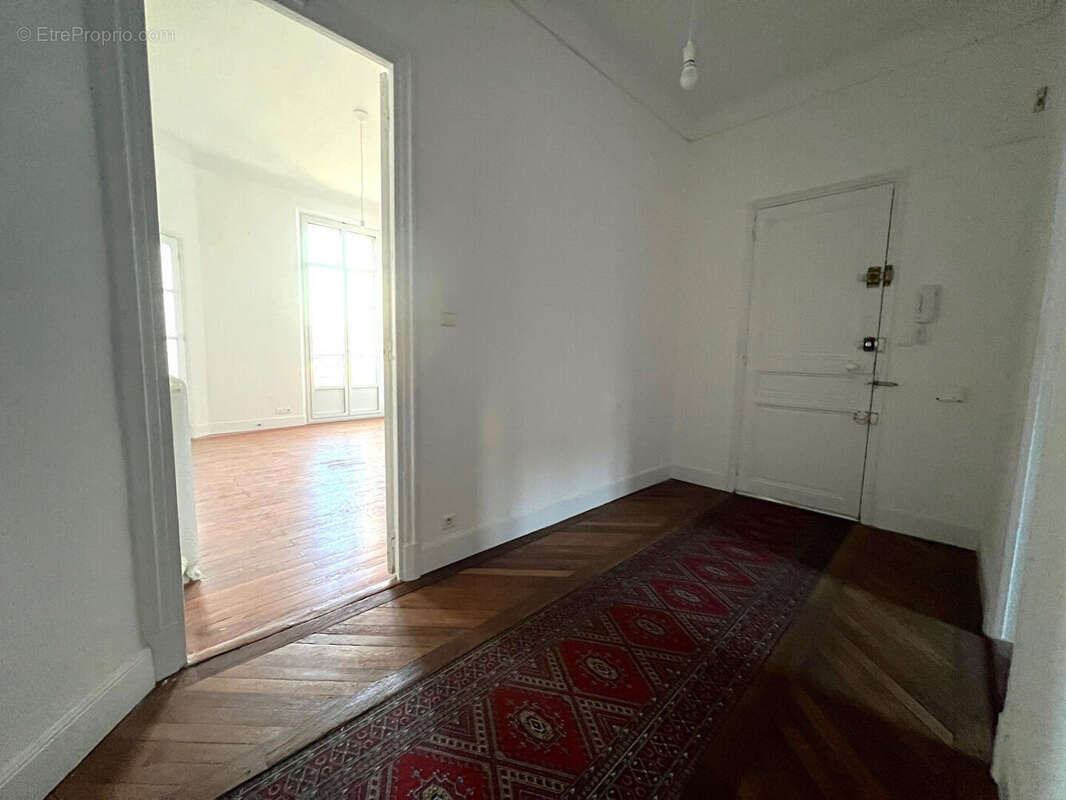 Appartement à HYERES