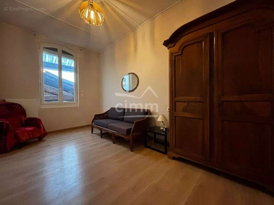 Appartement à LARAGNE-MONTEGLIN