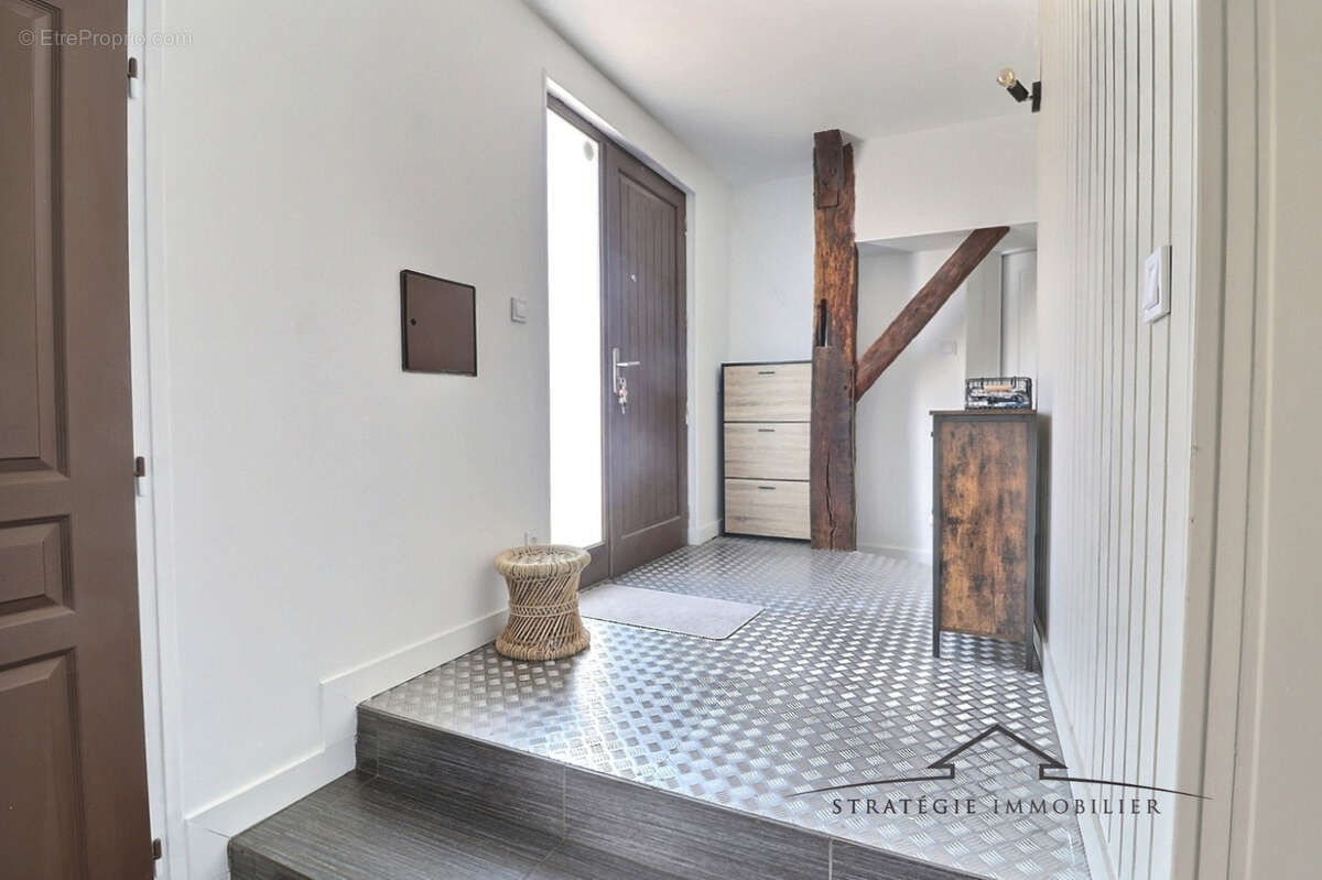 Loft 136 m² avec garage, terrasse et jardinet - photo 8