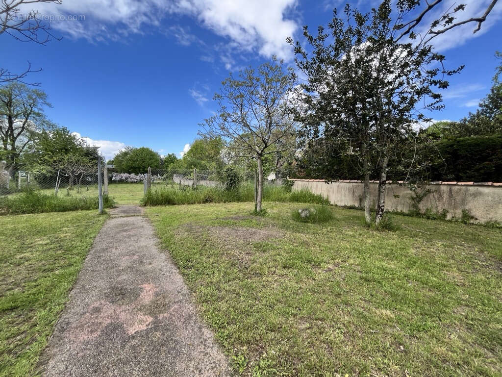 Maison à AMBARES-ET-LAGRAVE