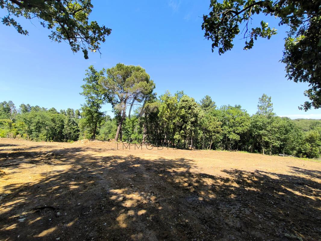 Terrain à UZES