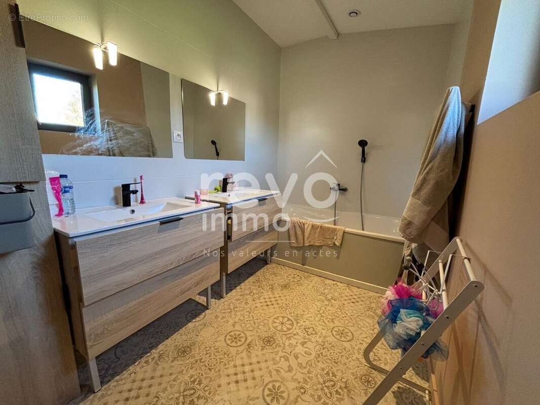 Maison à MESSIMY-SUR-SAONE