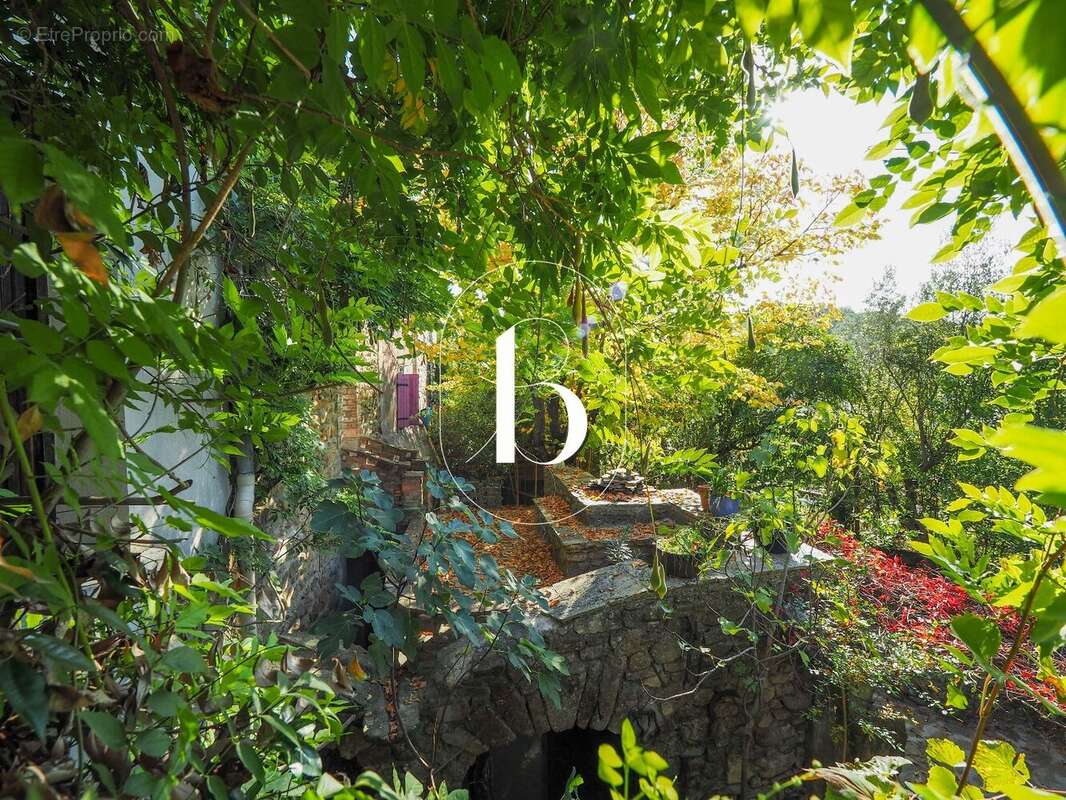 Maison à MOLIERES-SUR-CEZE