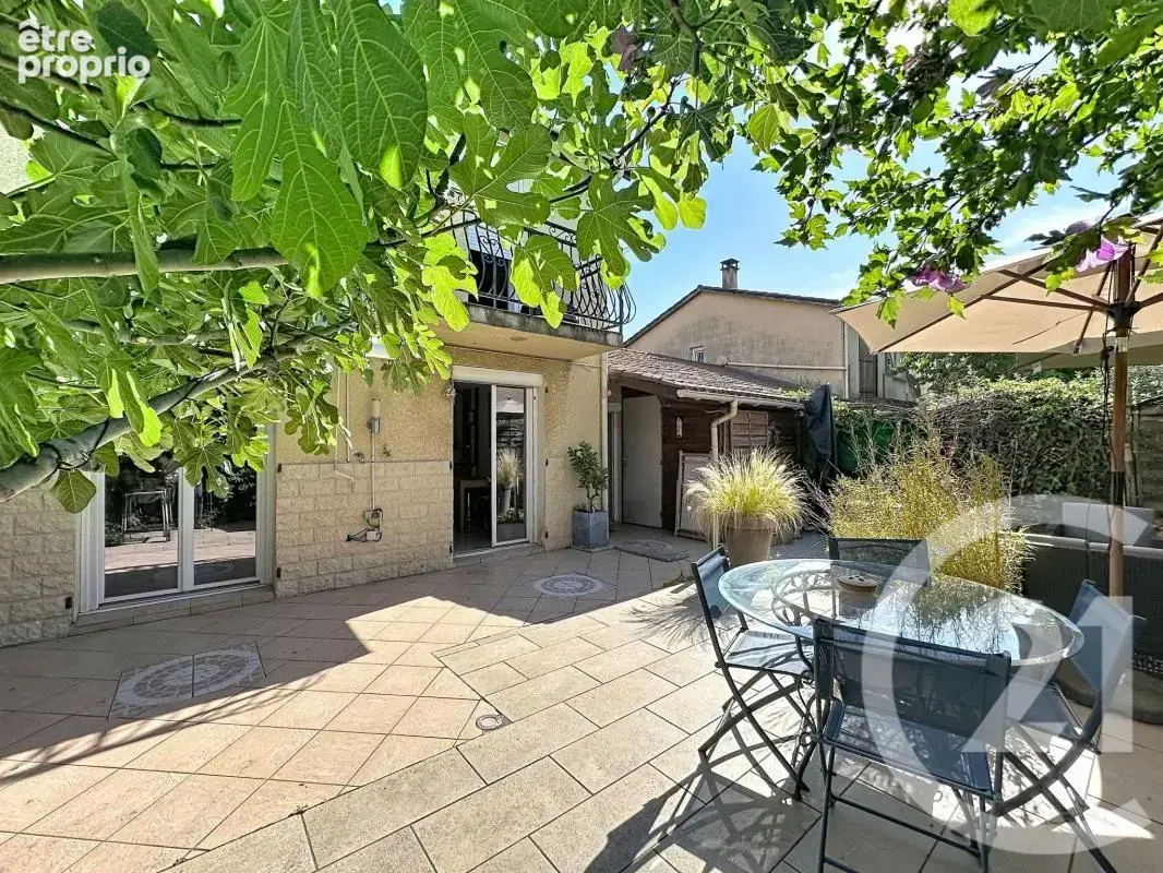 Maison 80 m² à Saint-Fons  - photo 6