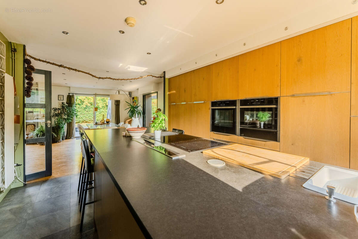 Maison semi plain-pied offrant de beaux volumes ! - photo 9