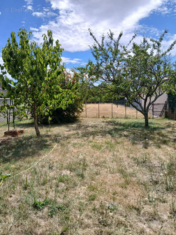 Terrain constructible à Lezoux - photo 3