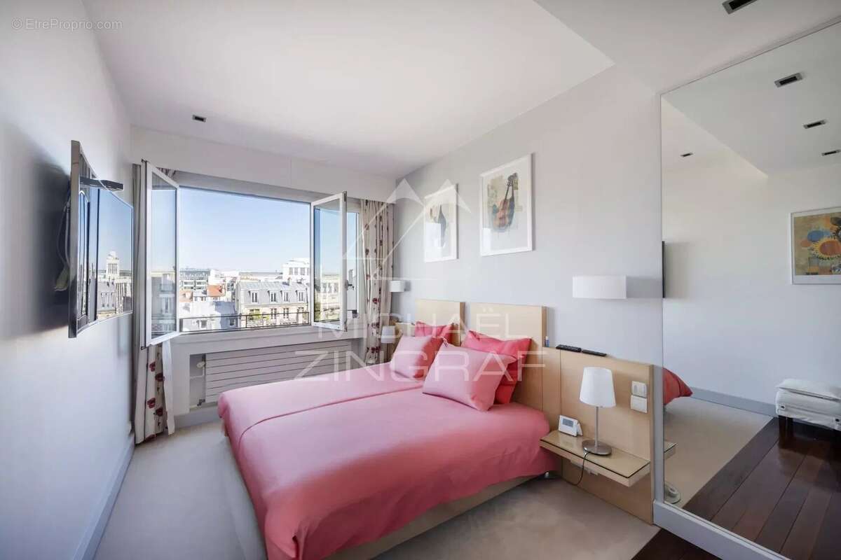 Appartement à NEUILLY-SUR-SEINE
