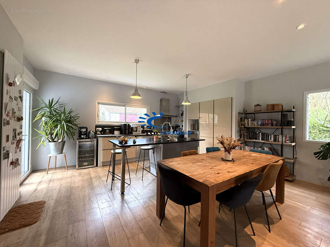 Maison à DOMPIERRE-SUR-MER