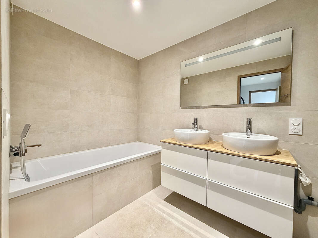 Appartement à CRANVES-SALES
