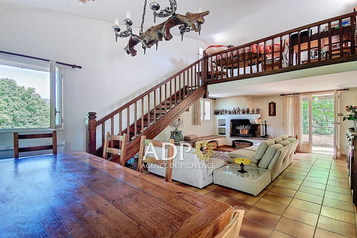 Maison à SAINT-VALLIER-DE-THIEY