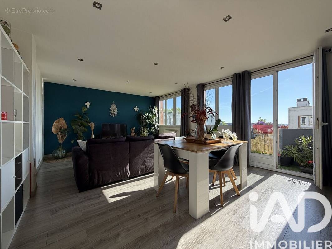Photo 1 - Appartement à CLAMART