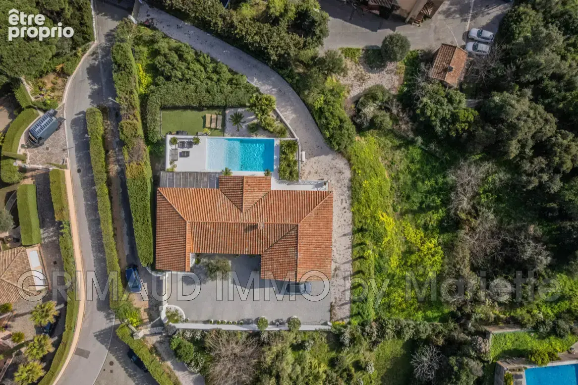 Maison 6 pièces 170 m² à vendre à Grimaud (83310) - photo 2